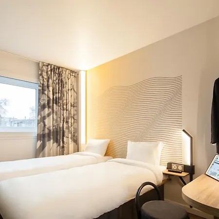 B&B Hotel Nanterre Rueil-Malmaison Exterior photo