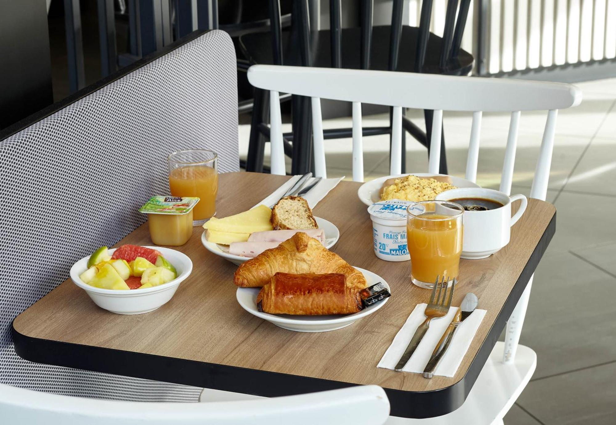Rueil-malmaison Hotel 3*